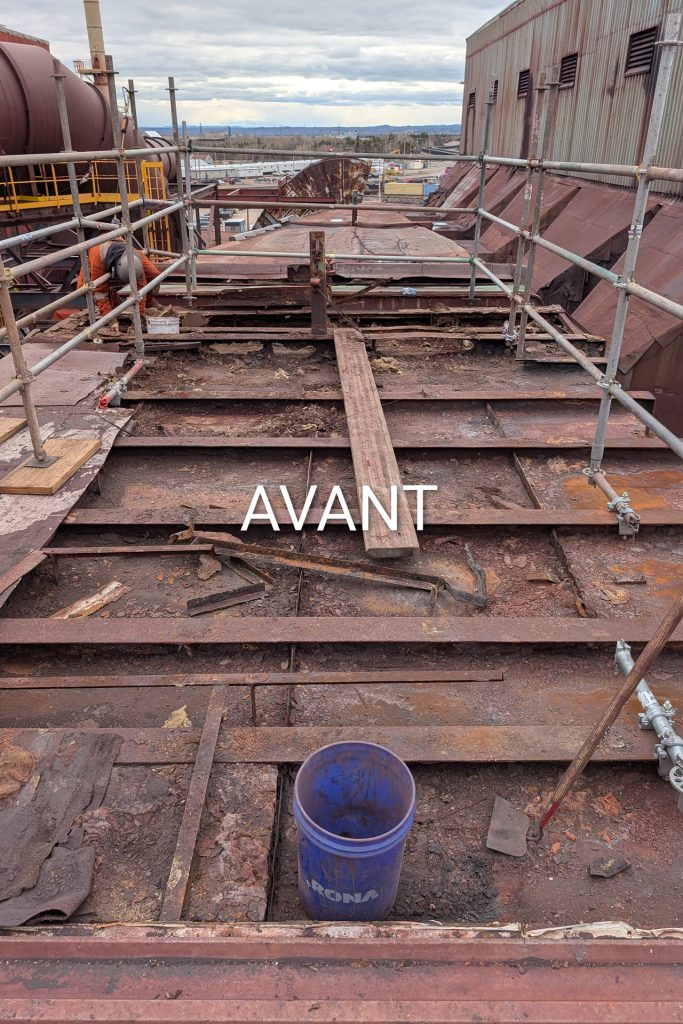 Assemblage d'une structure d'acier sur chantier en Estrie