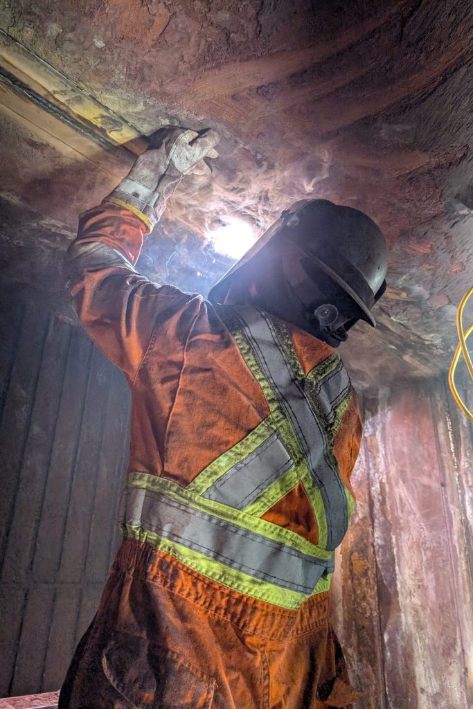 Soudeur mobile intervenant sur un chantier en Estrie