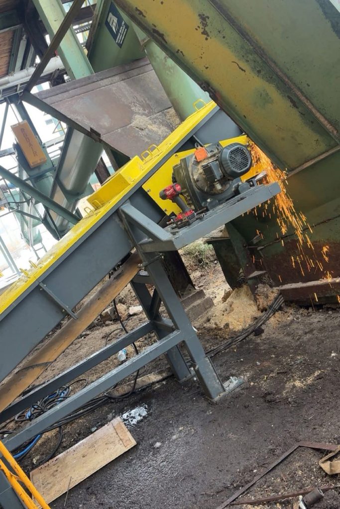 Soudure industrielle sur pièce d'équipement lourd